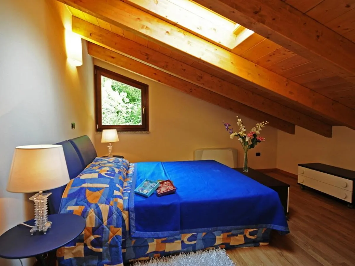 Residence Eden Apartments アルジェーニョ