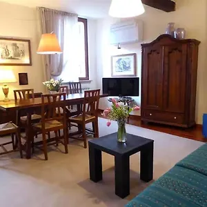 santamaria-apartment.hotelslidodijesolo.com/